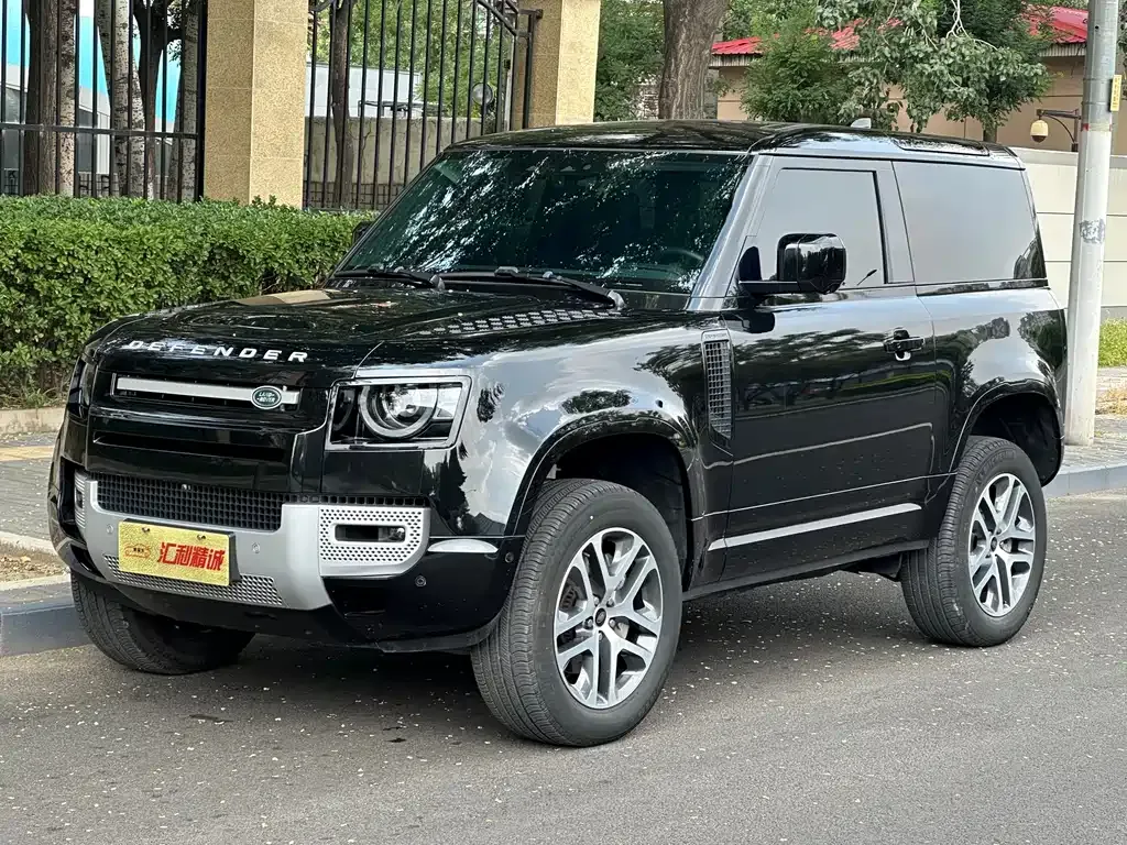 Land Rover Defender — фото 1