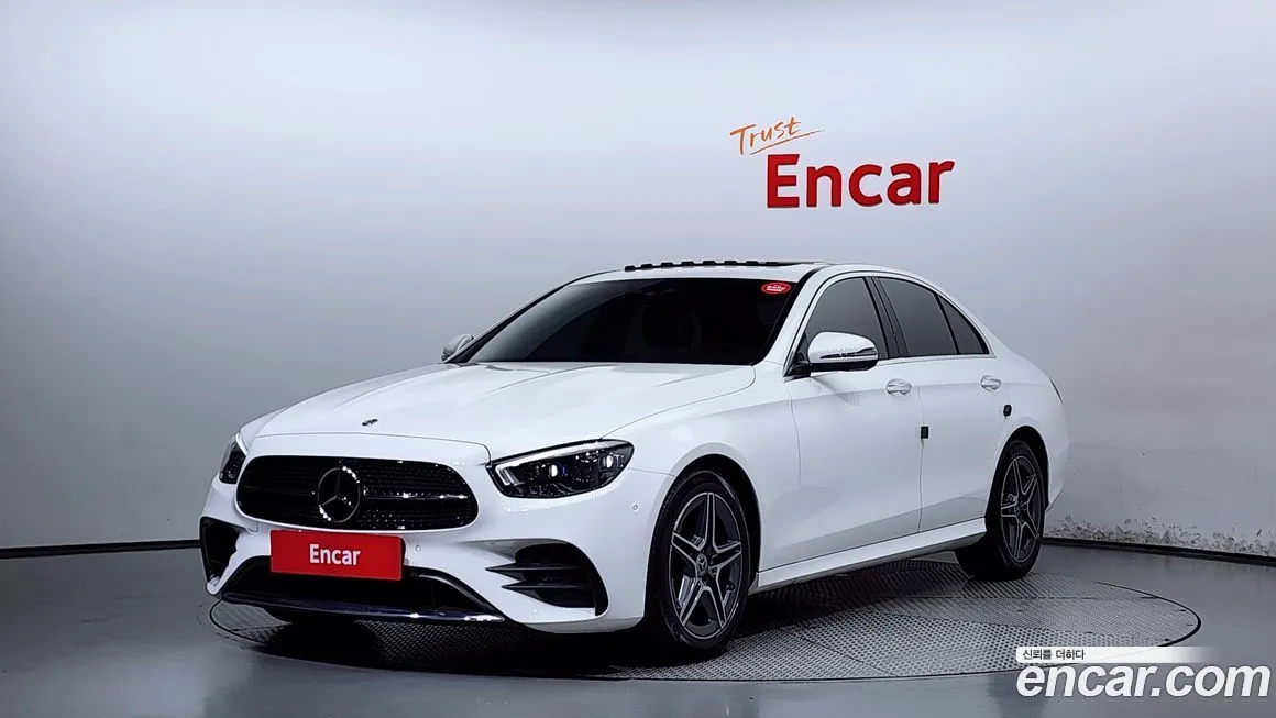 Mercedes-Benz E-Class — фото 1