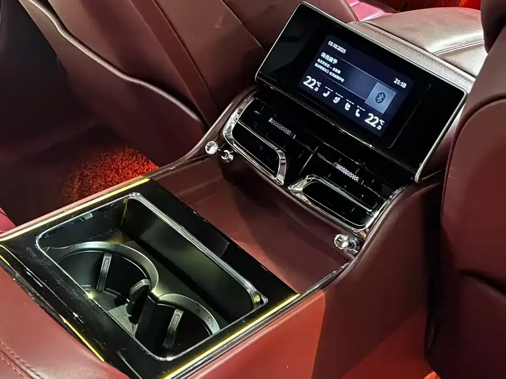 Bentley Flying Spur — фото 6