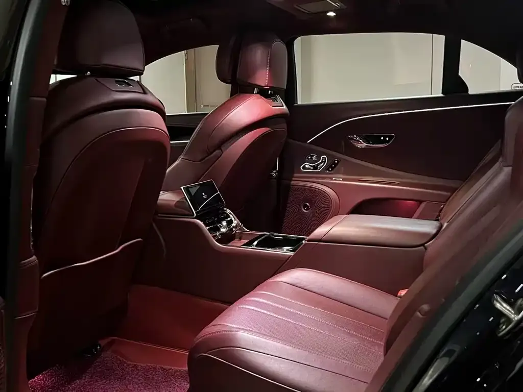Bentley Flying Spur — фото 8