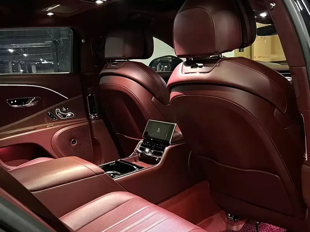 Bentley Flying Spur — фото 9