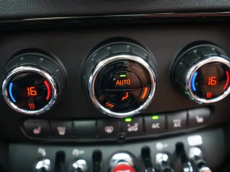 MINI Clubman — фото 10