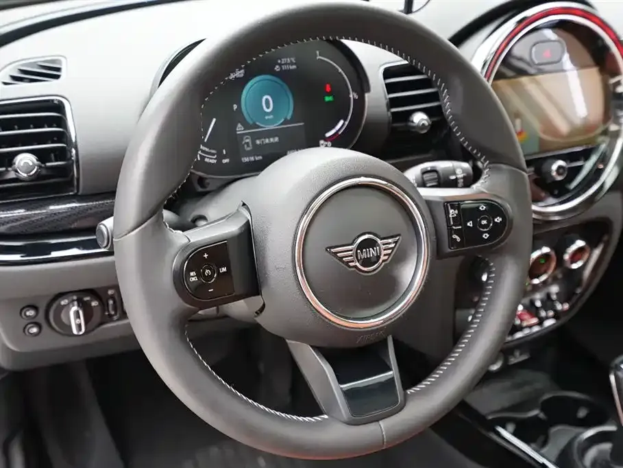 MINI Clubman — фото 8