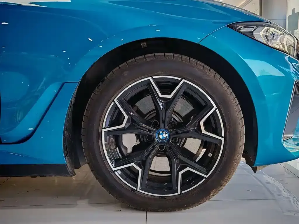 BMW i3 — фото 8