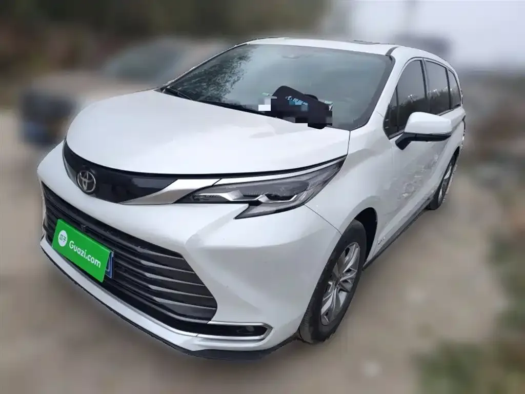 Toyota Sienna — фото 2