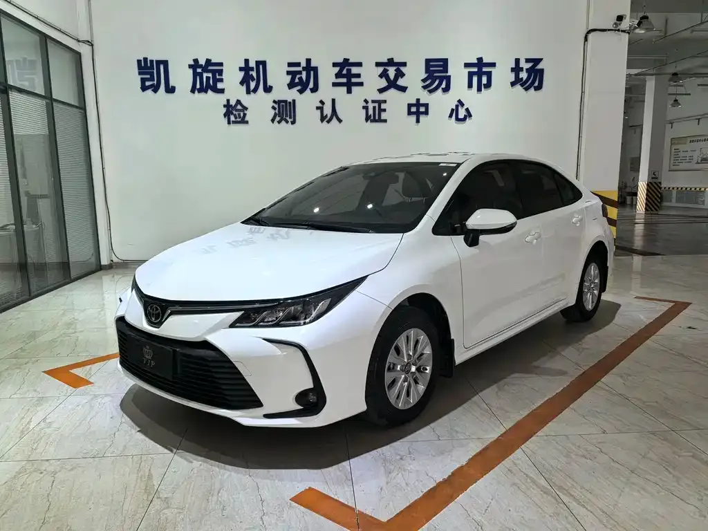 Toyota Corolla — фото 1