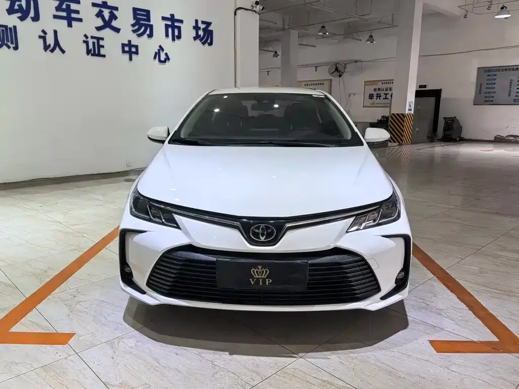 Toyota Corolla — фото 2