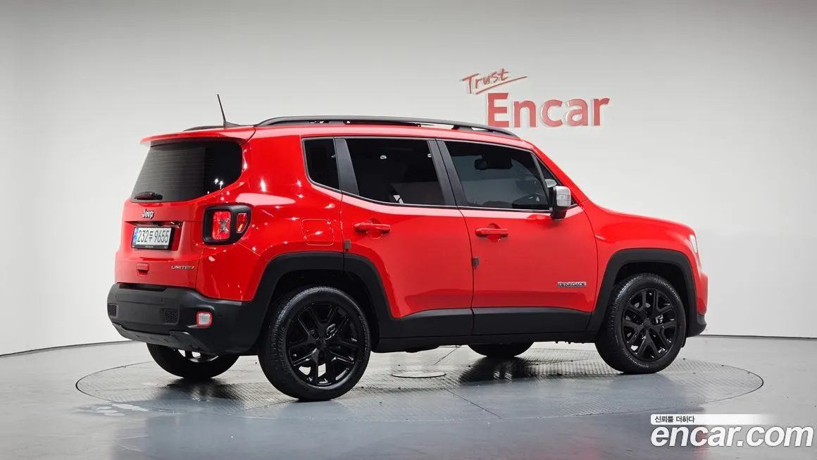 Jeep Renegade — фото 2