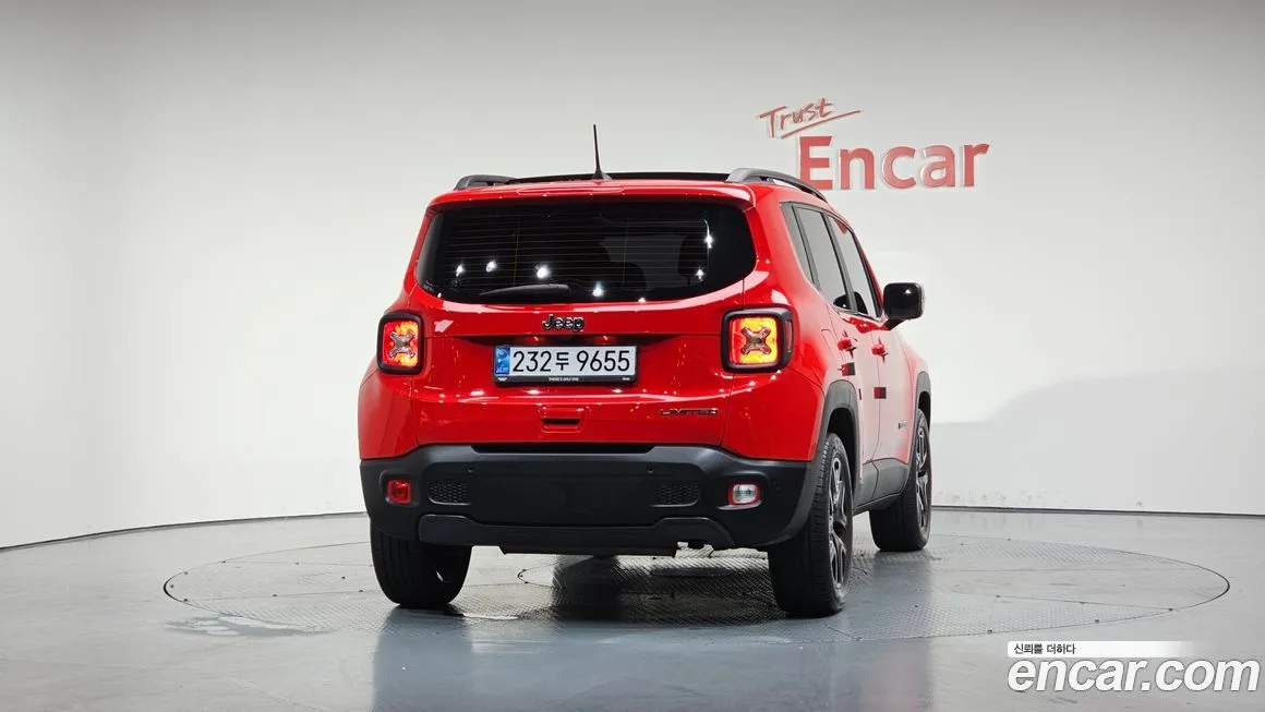 Jeep Renegade — фото 4