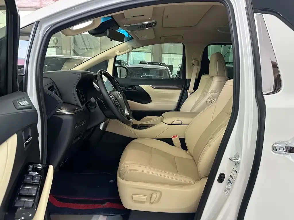 Toyota Alphard — фото 7