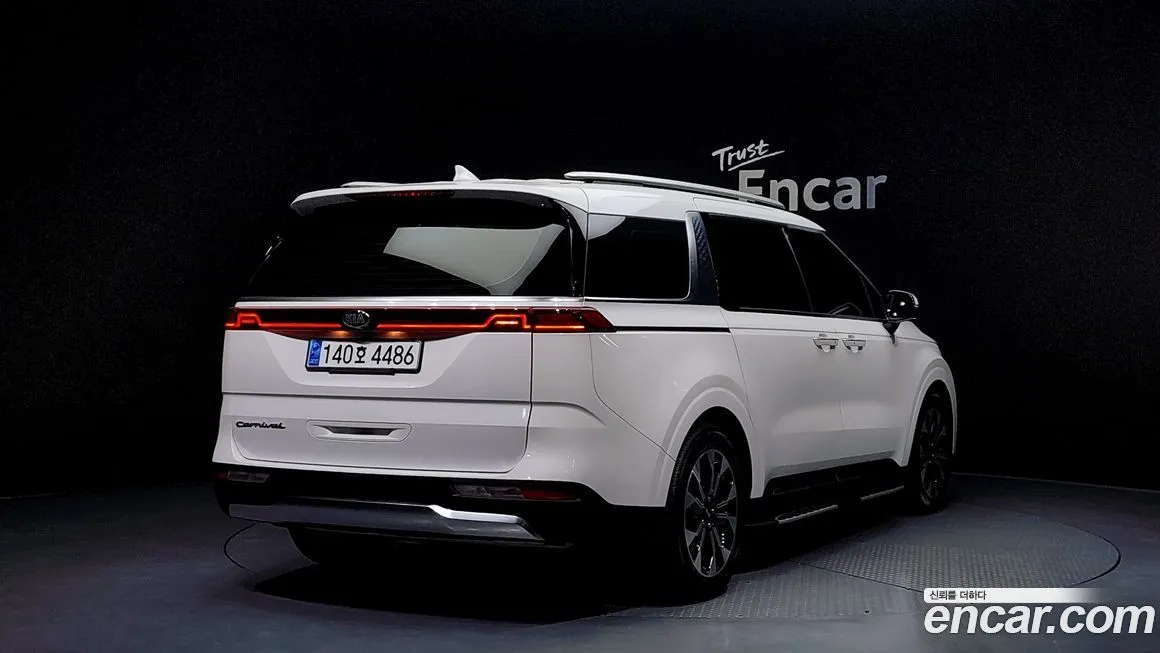 Kia Carnival — фото 2