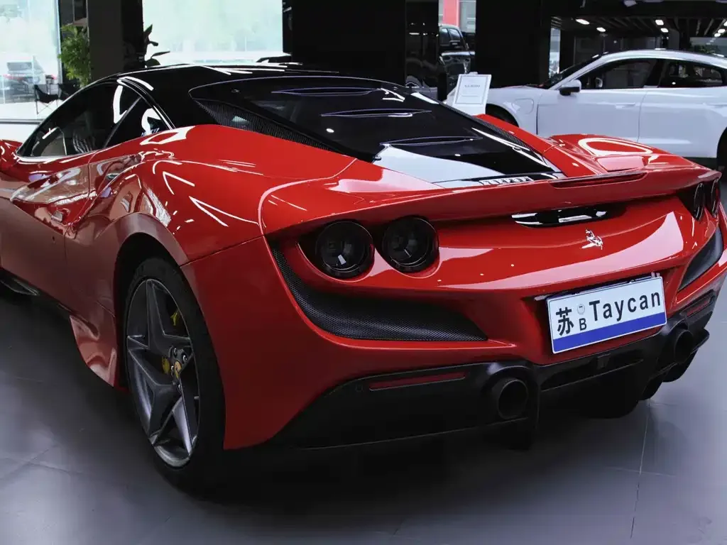 Ferrari F8 — фото 4