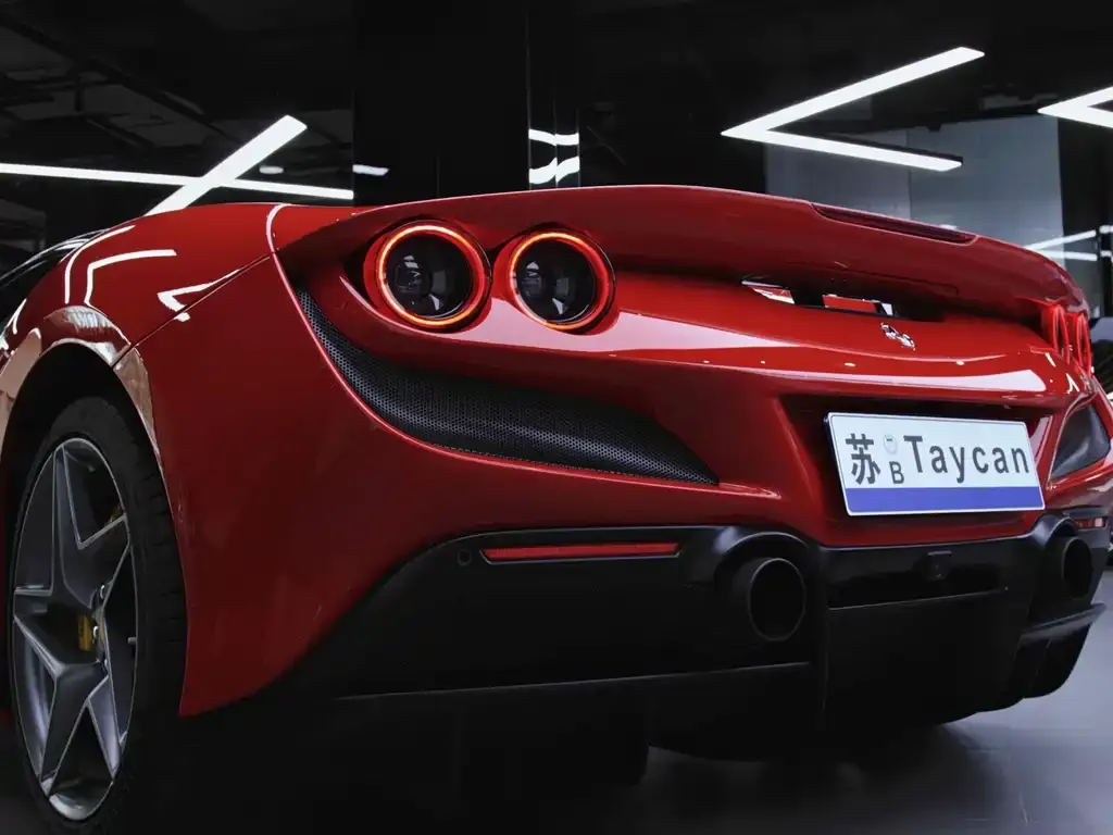 Ferrari F8 — фото 6