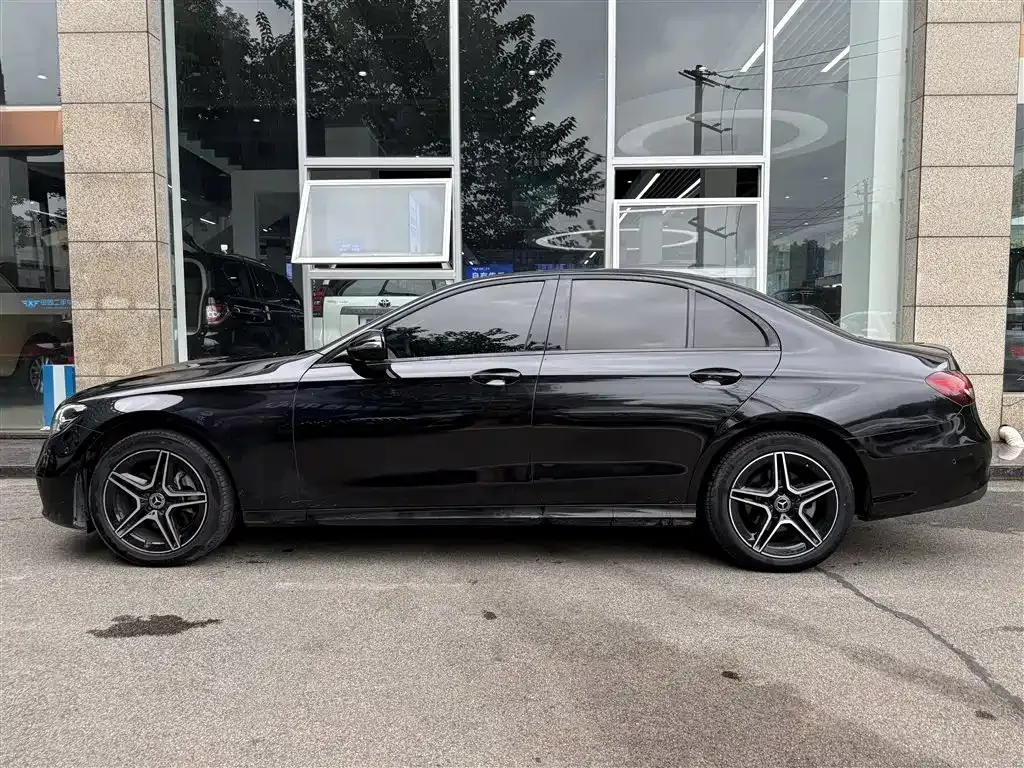 Mercedes-Benz E-Class (Import) — фото 3