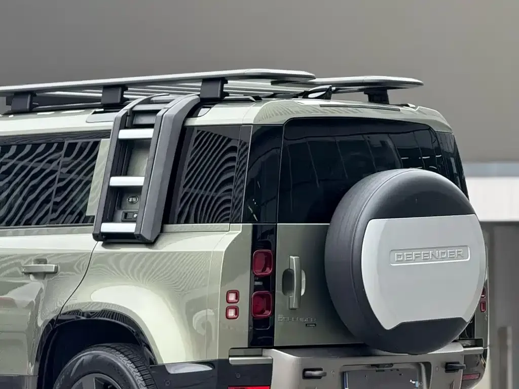 Land Rover Defender — фото 9