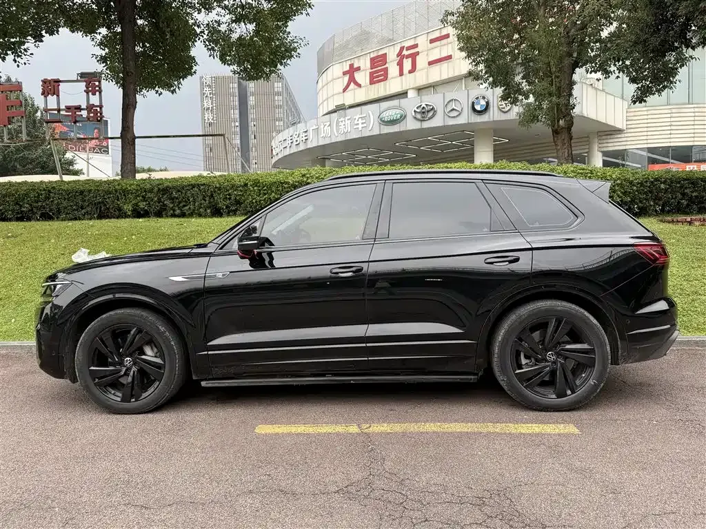 Volkswagen Touareg — фото 3