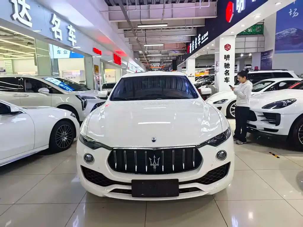 Maserati Levante — фото 2