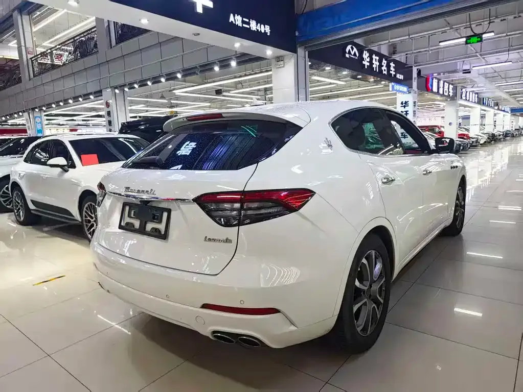 Maserati Levante — фото 6