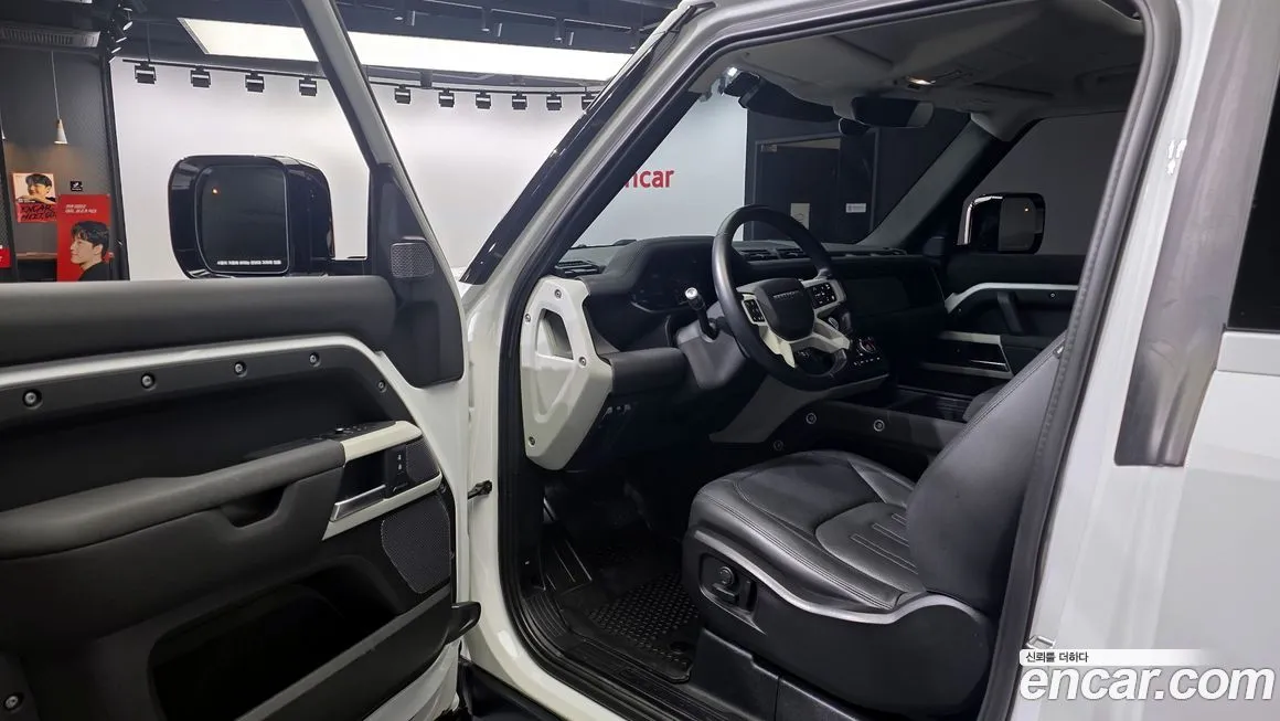 Land Rover Defender — фото 10