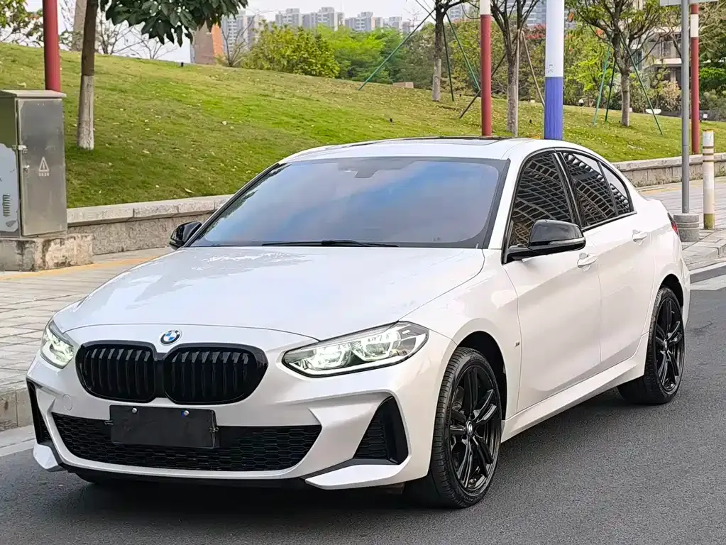 BMW 1 Series — фото 1