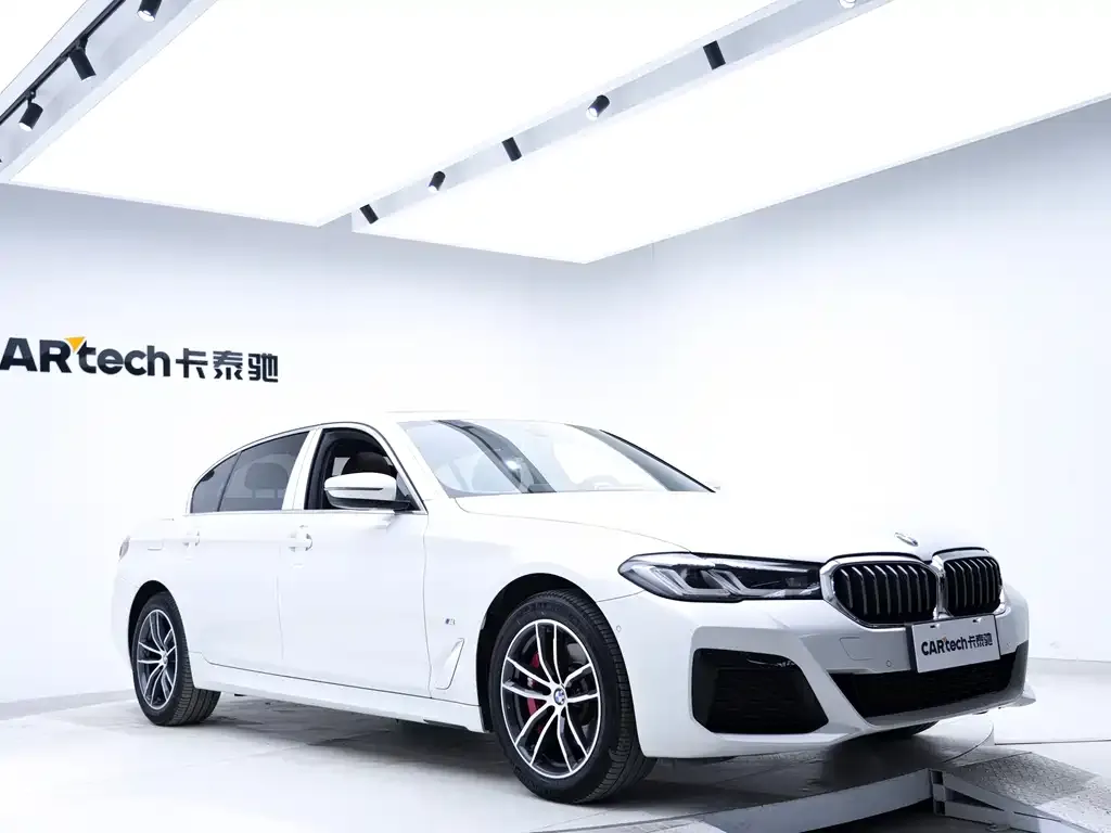BMW 5 Series — фото 10