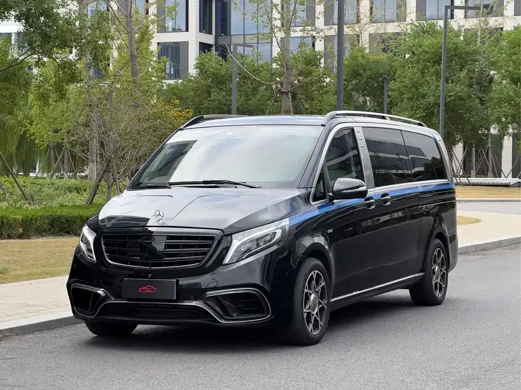 Mercedes-Benz V-Class — фото 1