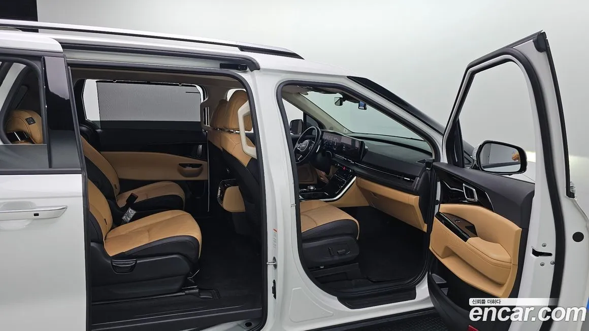 Kia Carnival — фото 10