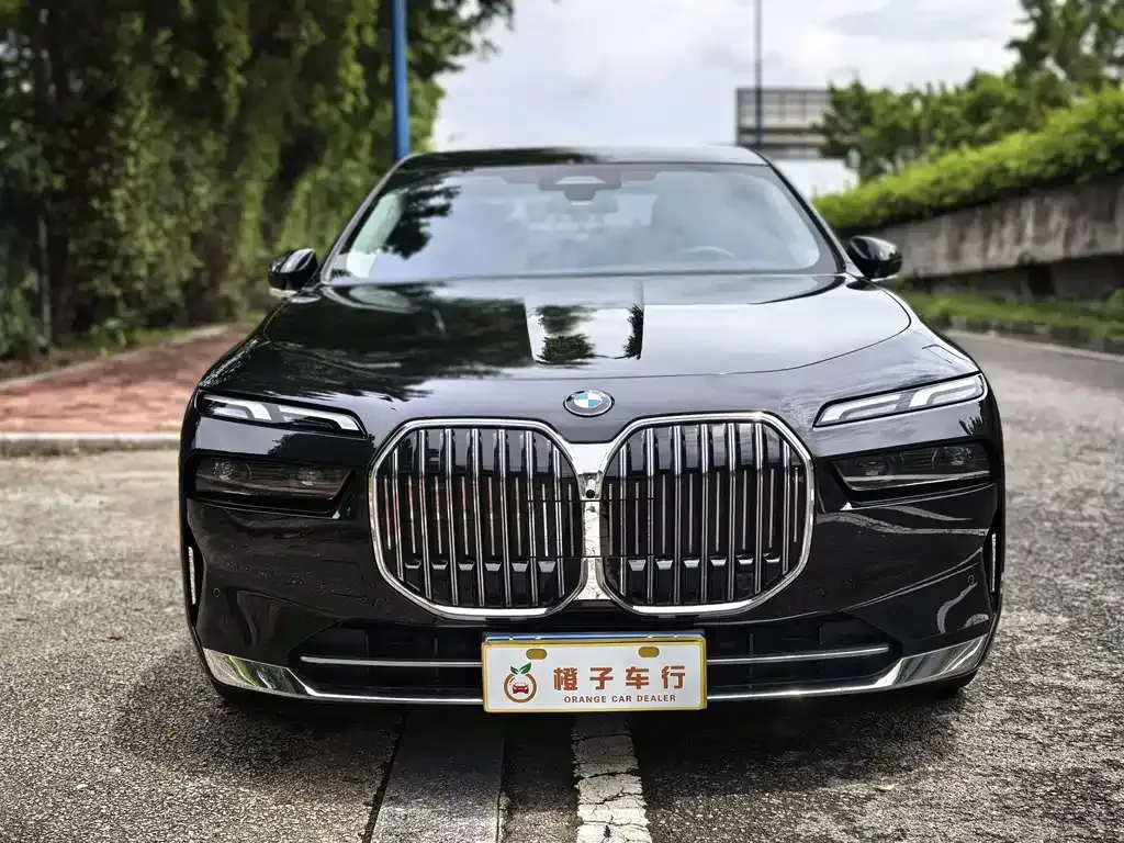 BMW 7 Series — фото 2