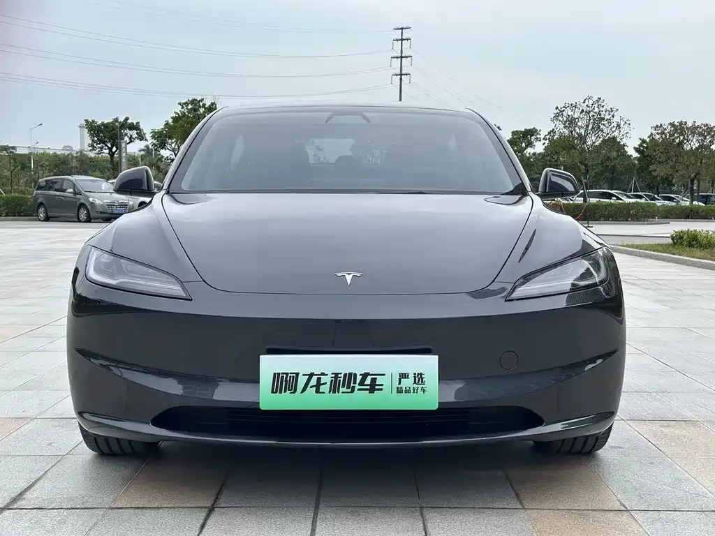 Tesla Model 3 — фото 3