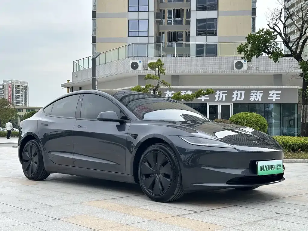 Tesla Model 3 — фото 4
