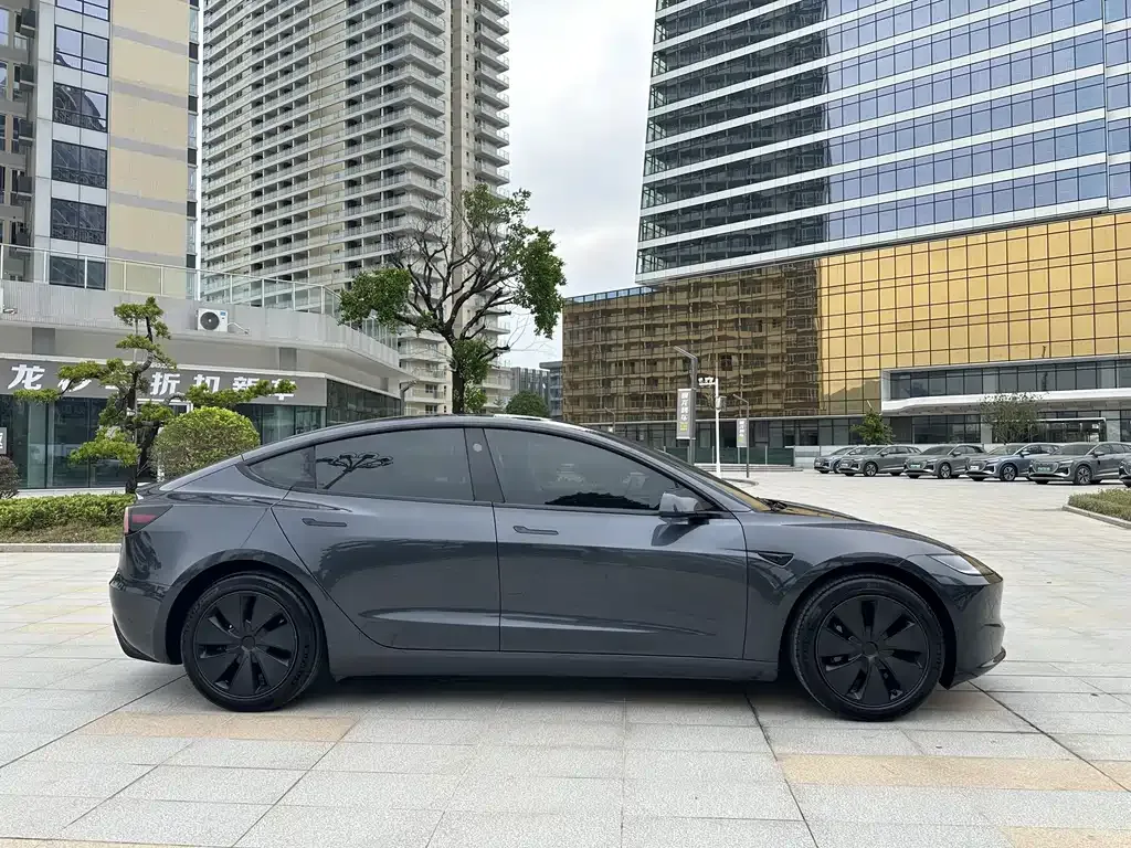 Tesla Model 3 — фото 6