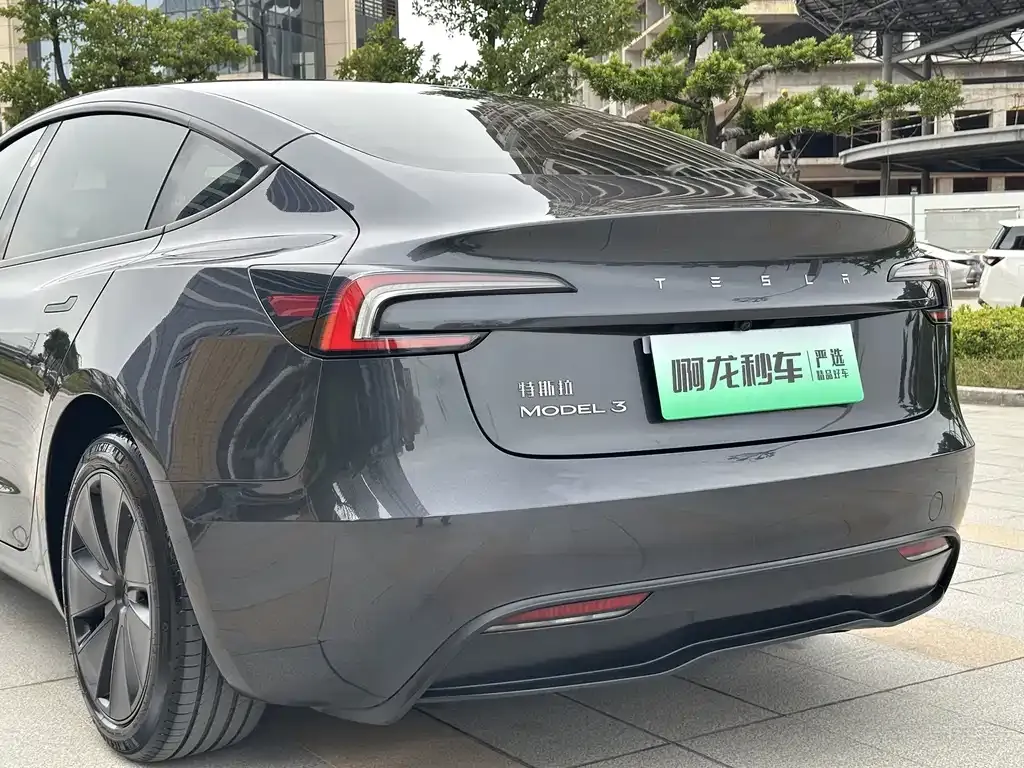 Tesla Model 3 — фото 8