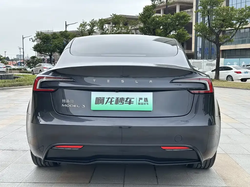 Tesla Model 3 — фото 9