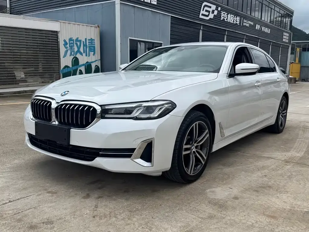 BMW 5 Series — фото 1
