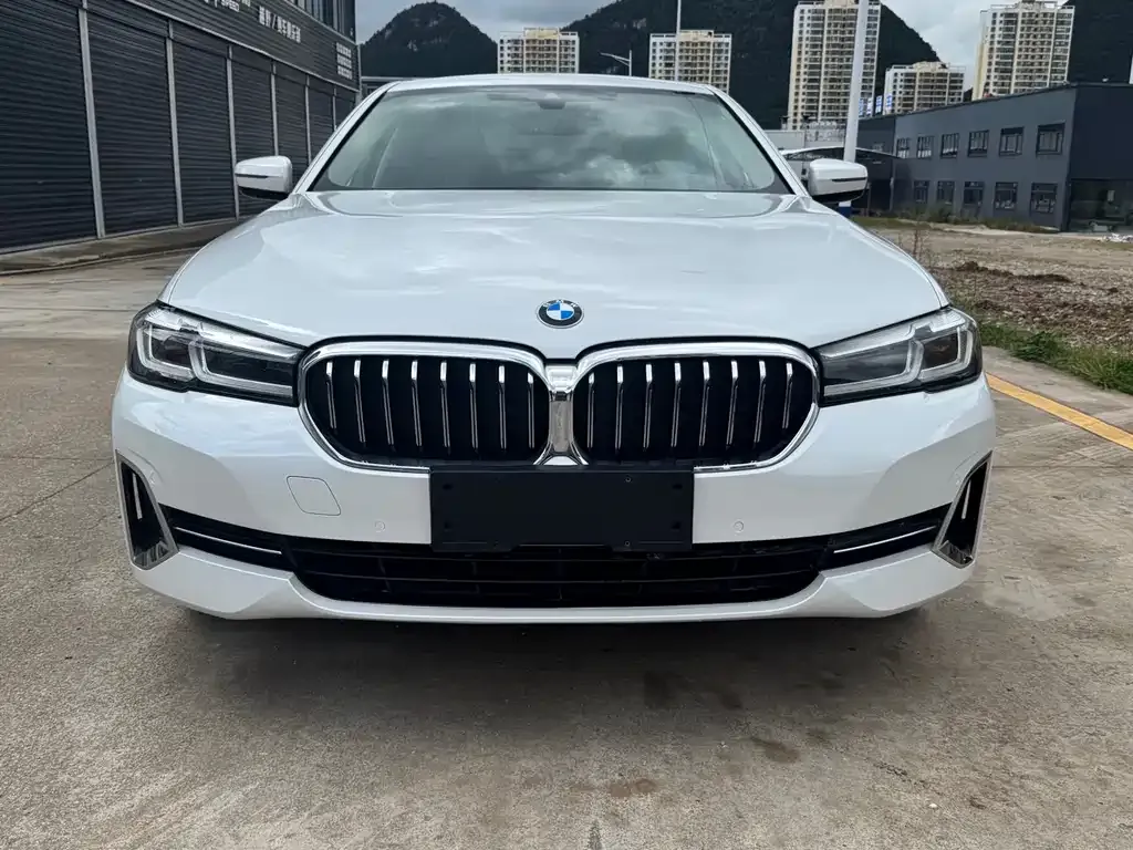 BMW 5 Series — фото 2