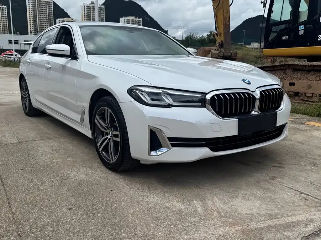 BMW 5 Series — фото 3