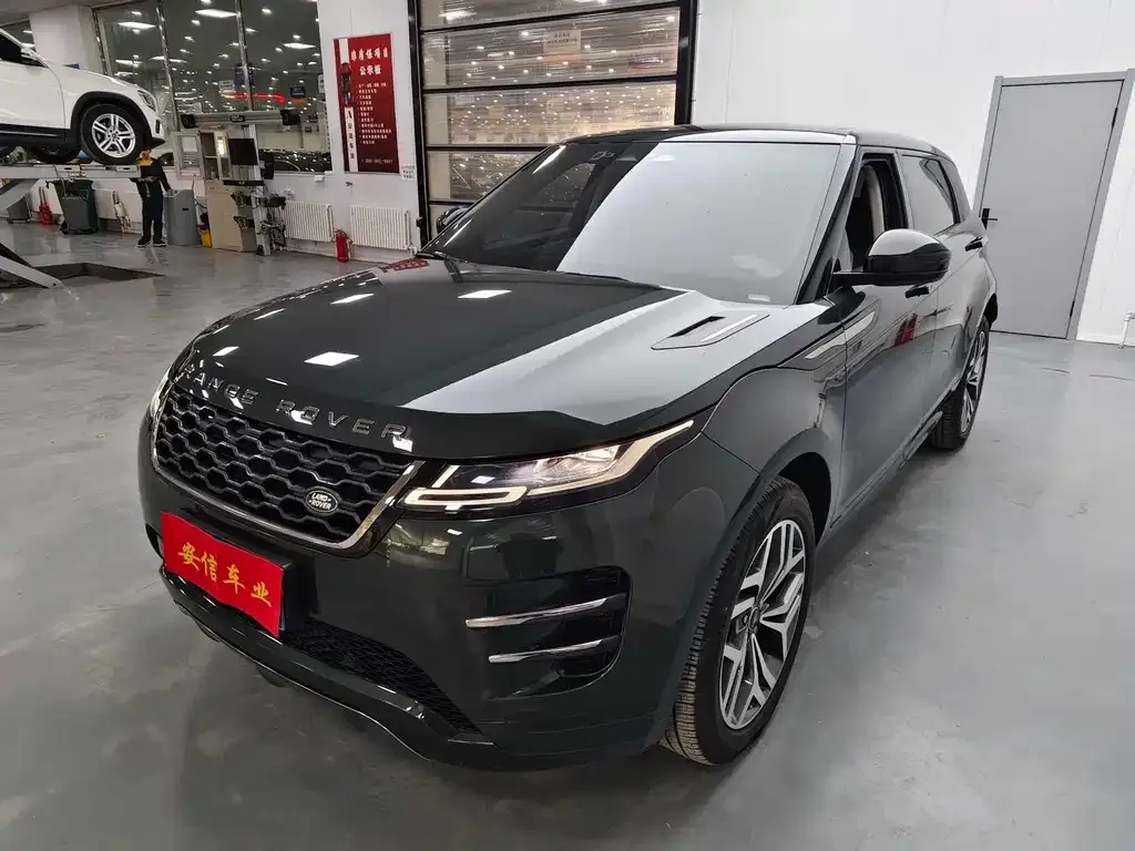 Land Rover Evoque — фото 1