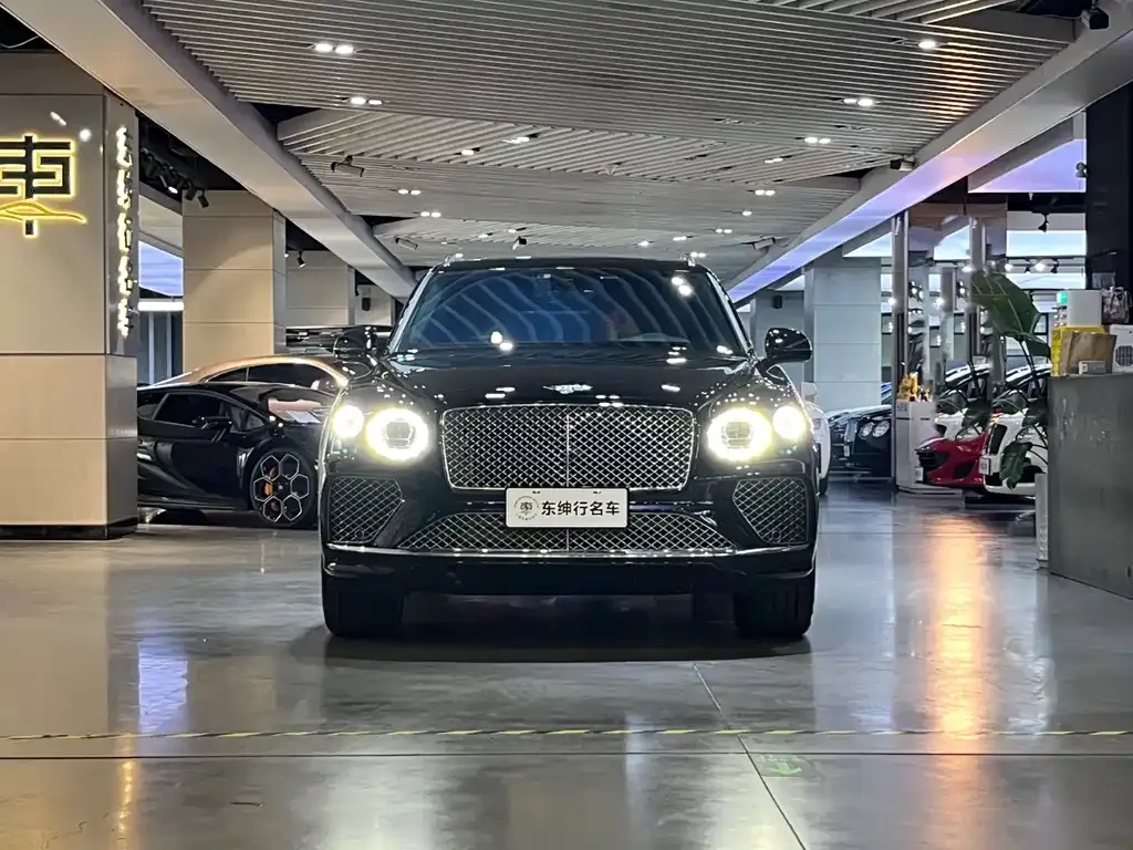 Bentley Bentayga — фото 2