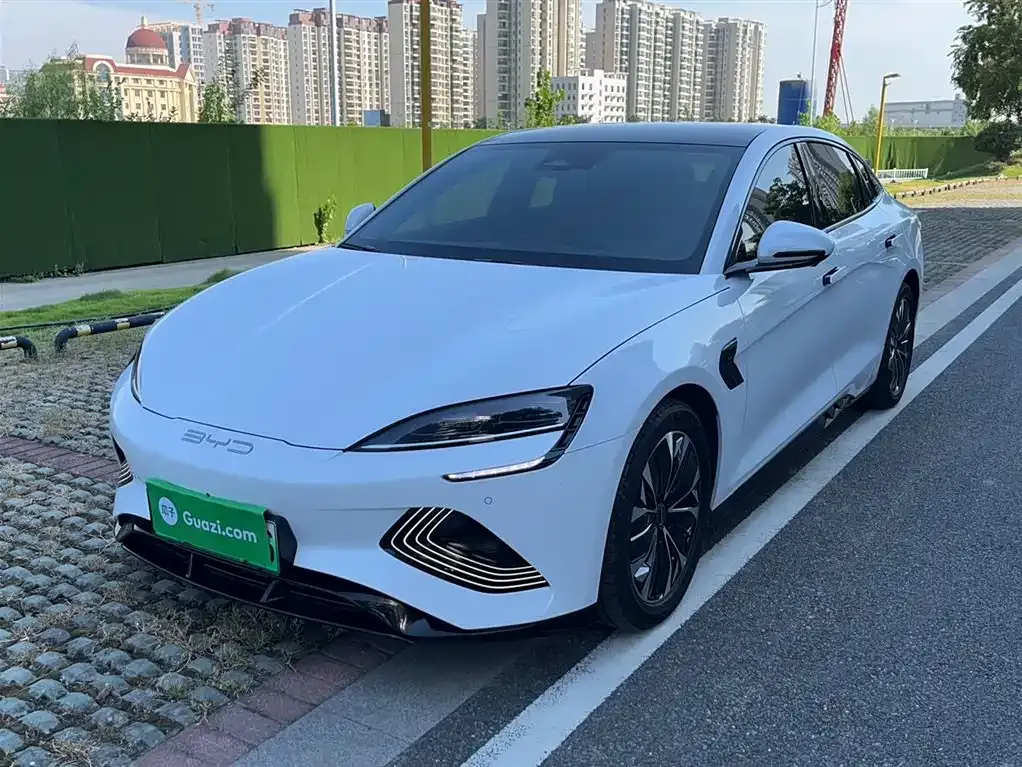 BYD Seal — фото 3