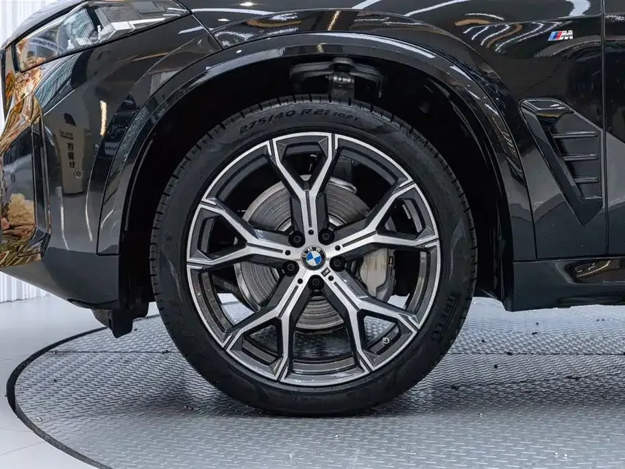BMW X5 — фото 8