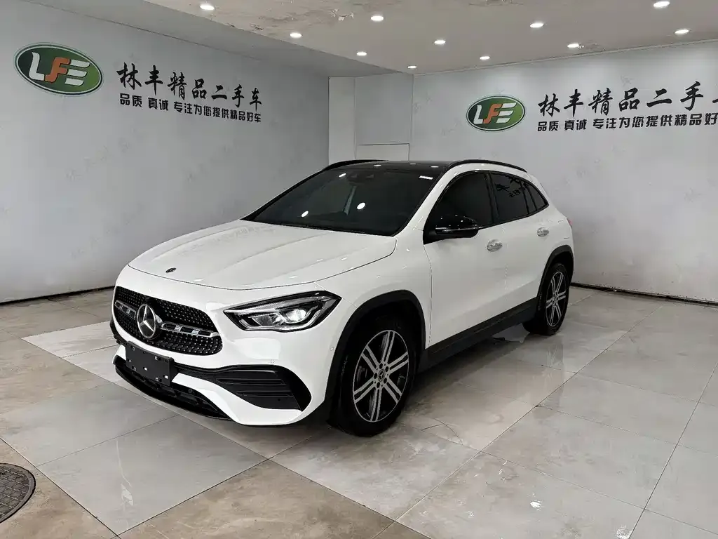 Mercedes-Benz GLA — фото 1