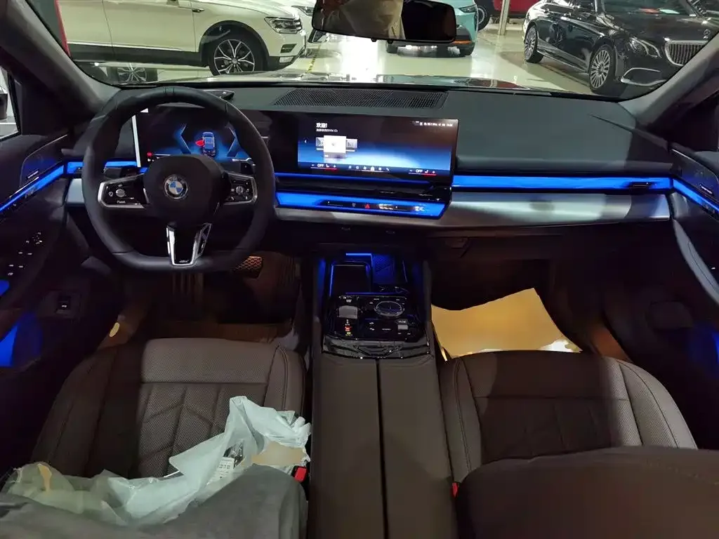 BMW 5 Series — фото 10