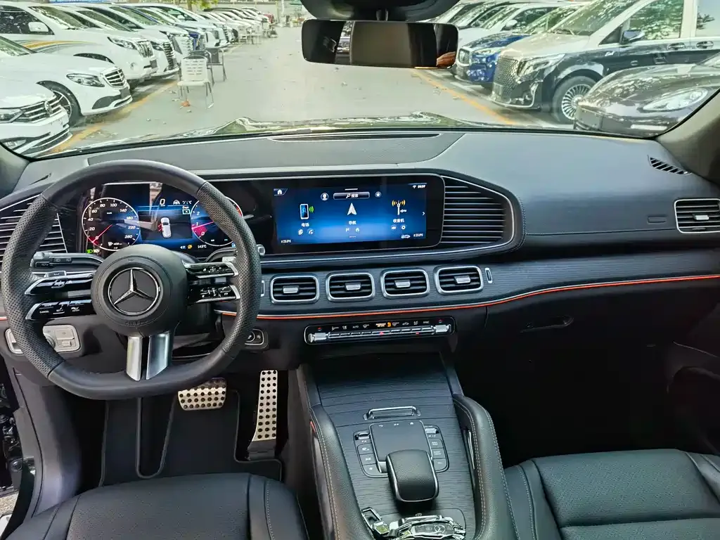 Mercedes-Benz GLS — фото 6