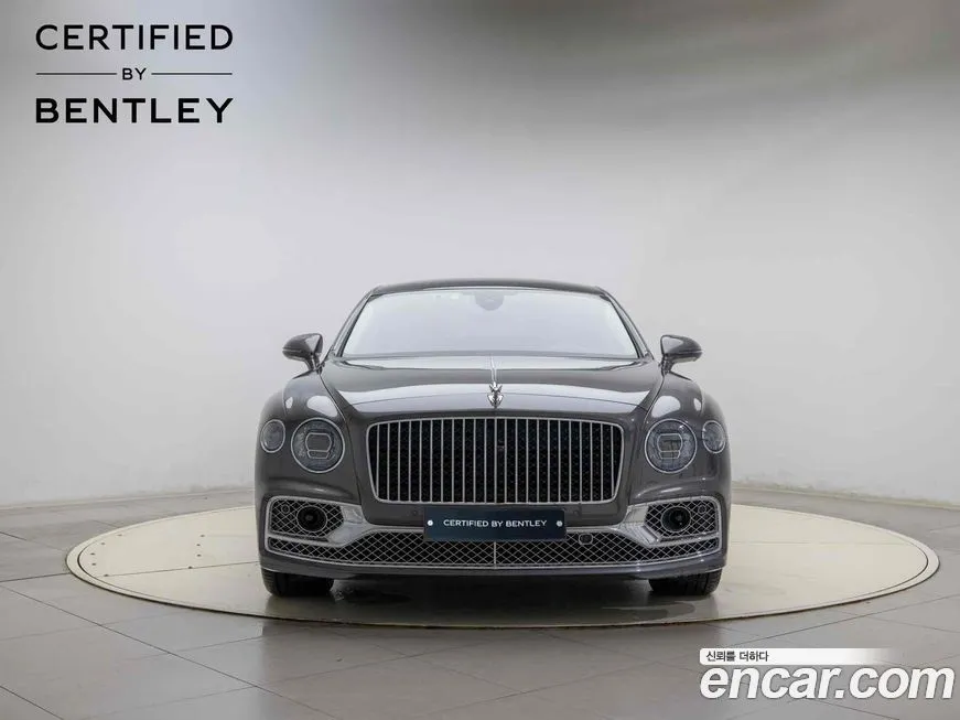 Bentley Flying Spur — фото 3