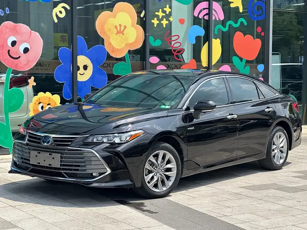 Toyota Avalon — фото 1
