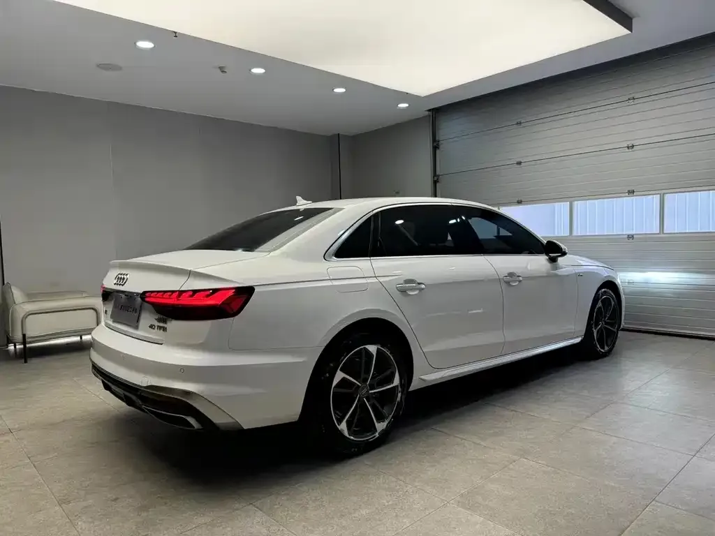 Audi A4L — фото 3