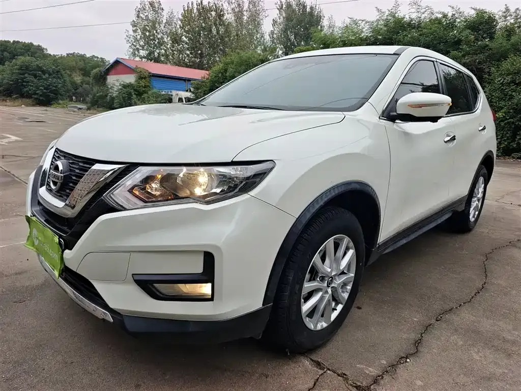 Nissan X-Trail — фото 1