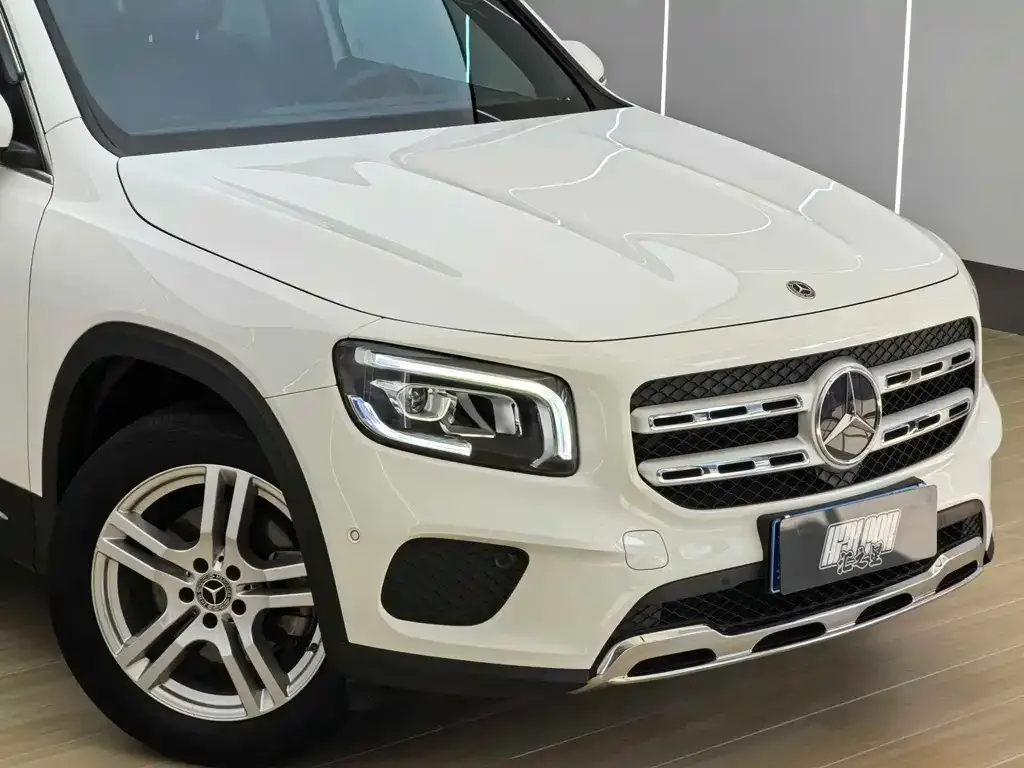 Mercedes-Benz GLB — фото 6