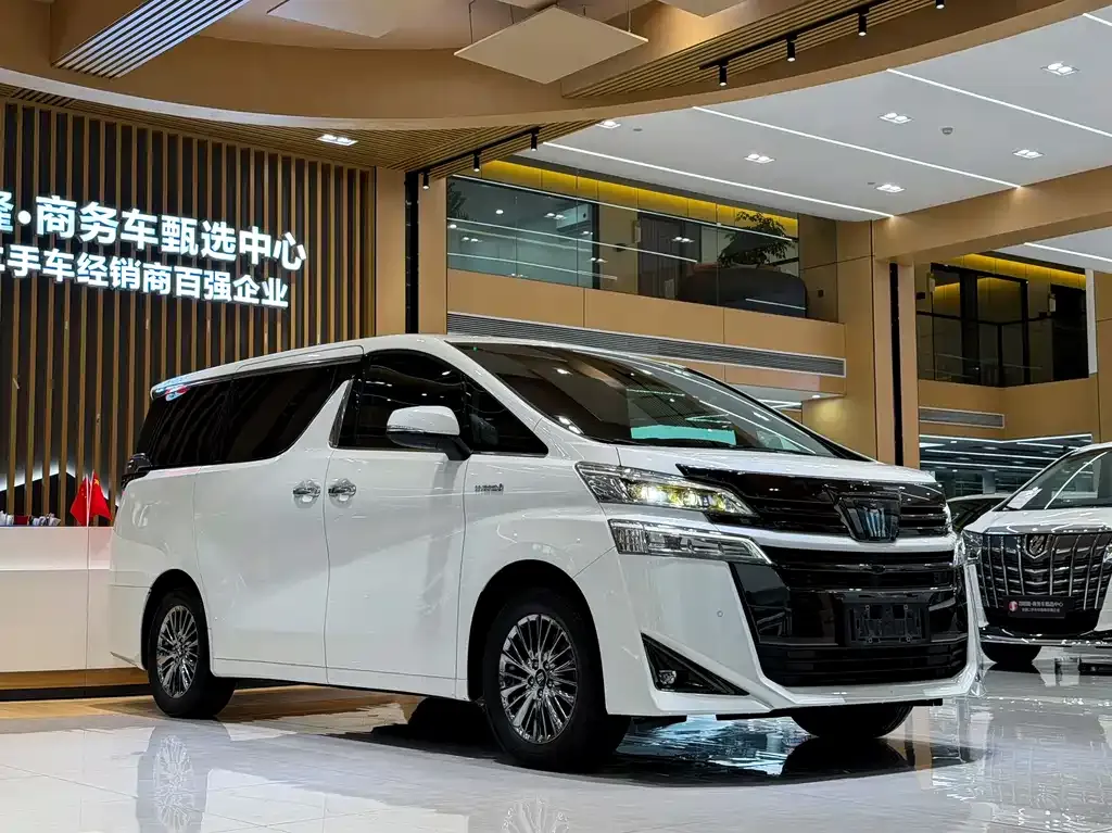 Toyota Vellfire — фото 3