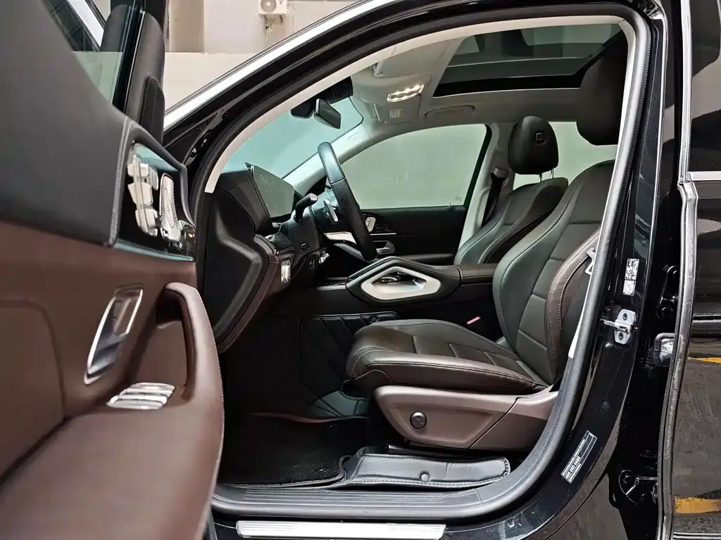 Mercedes-Benz GLS — фото 8